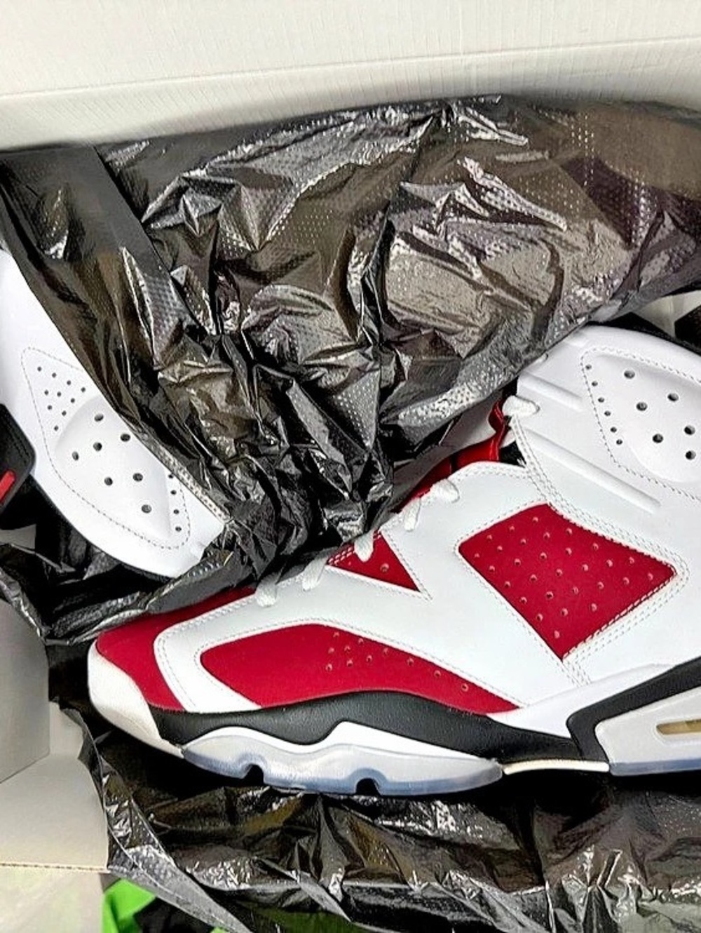 Jordan Air Jordan 6 Retro Sneakers White & Red US 11.5 NWT  (Carmines)